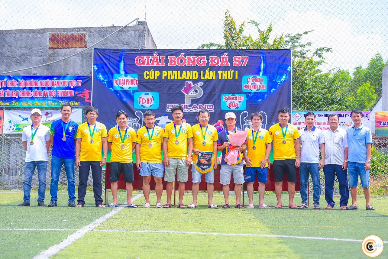 ANH KY NIEM DOI BONG PIVILAND